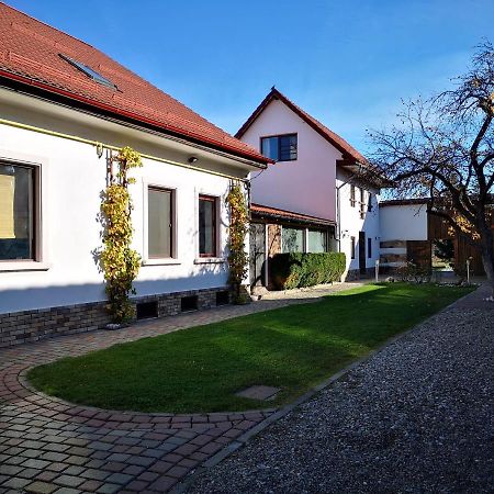 Neustadt Villa คริสเตียน ภายนอก รูปภาพ